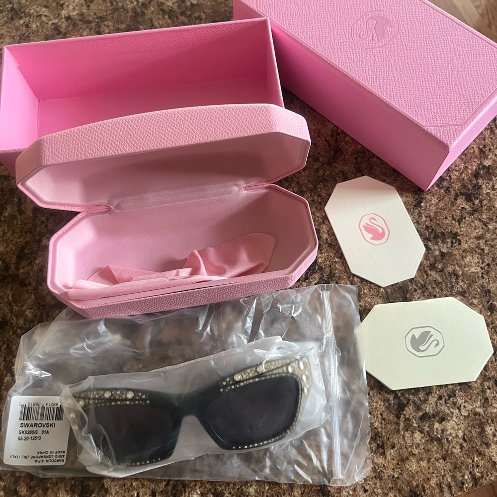 NWT Swarovski Cat-eye shape sunglasses, SK0380 01A, Black - Picture 6 of 12